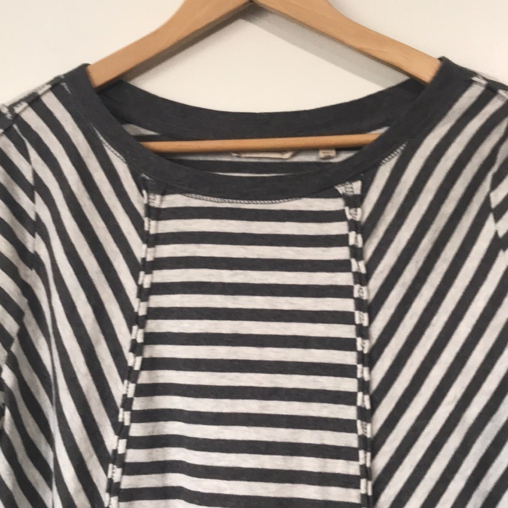 Soft Surroundings Tops Lilo Tunic Charcoal Grey Stripe shirt size Medium - Picture 3 of 13